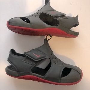 Nike boy water resistant sandals size 9